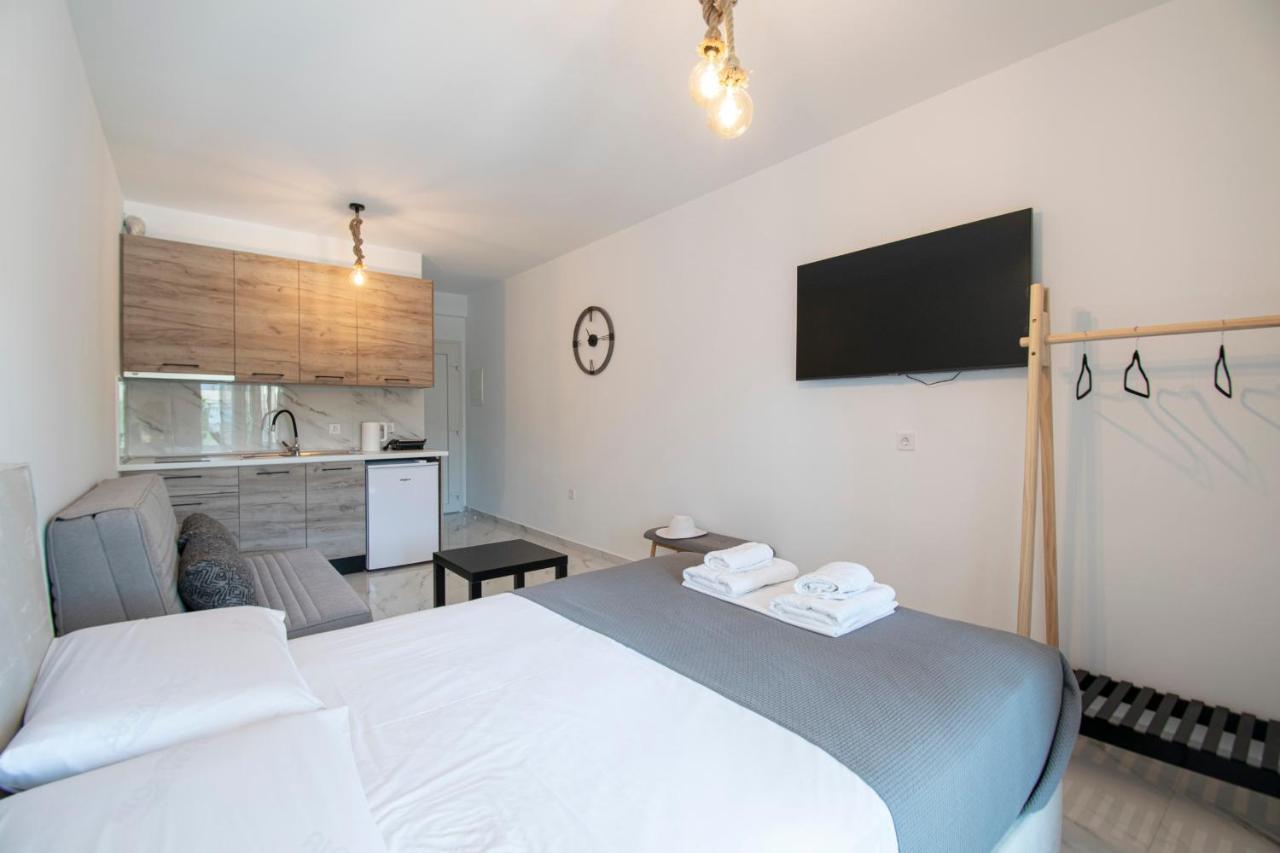 Nikiti Central Suites By Travel Pro Services - Nikiti Halkidiki Bagian luar foto