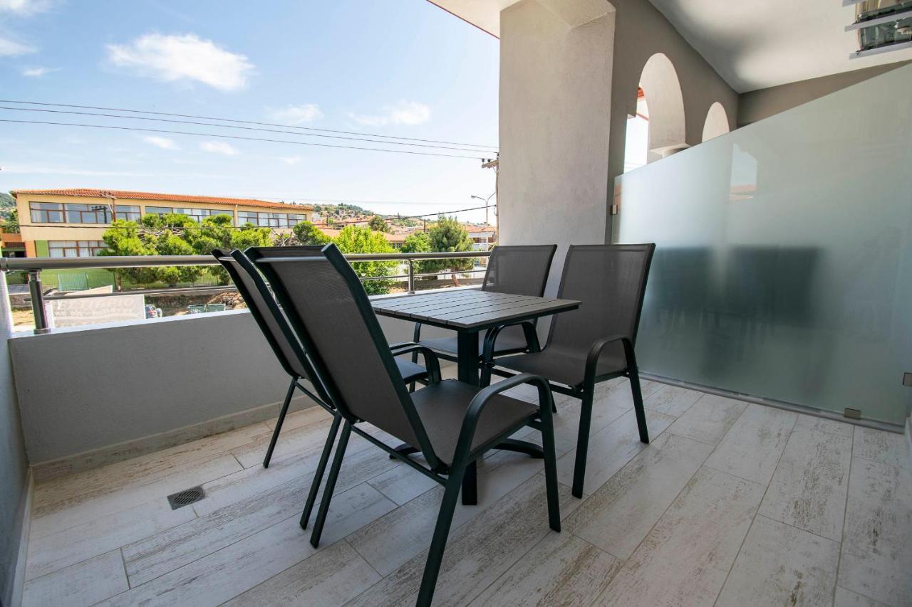 Nikiti Central Suites By Travel Pro Services - Nikiti Halkidiki Bagian luar foto