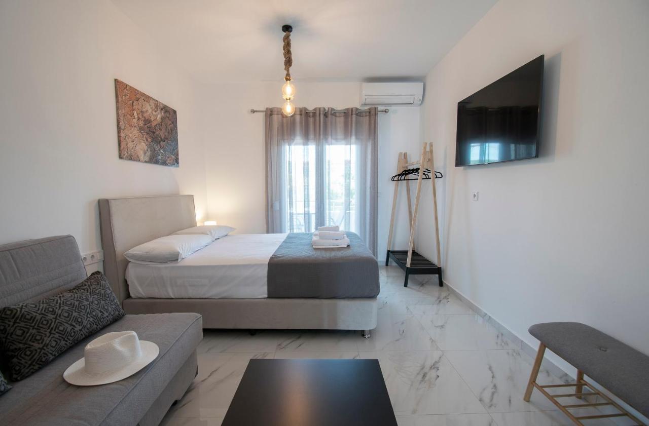 Nikiti Central Suites By Travel Pro Services - Nikiti Halkidiki Bagian luar foto