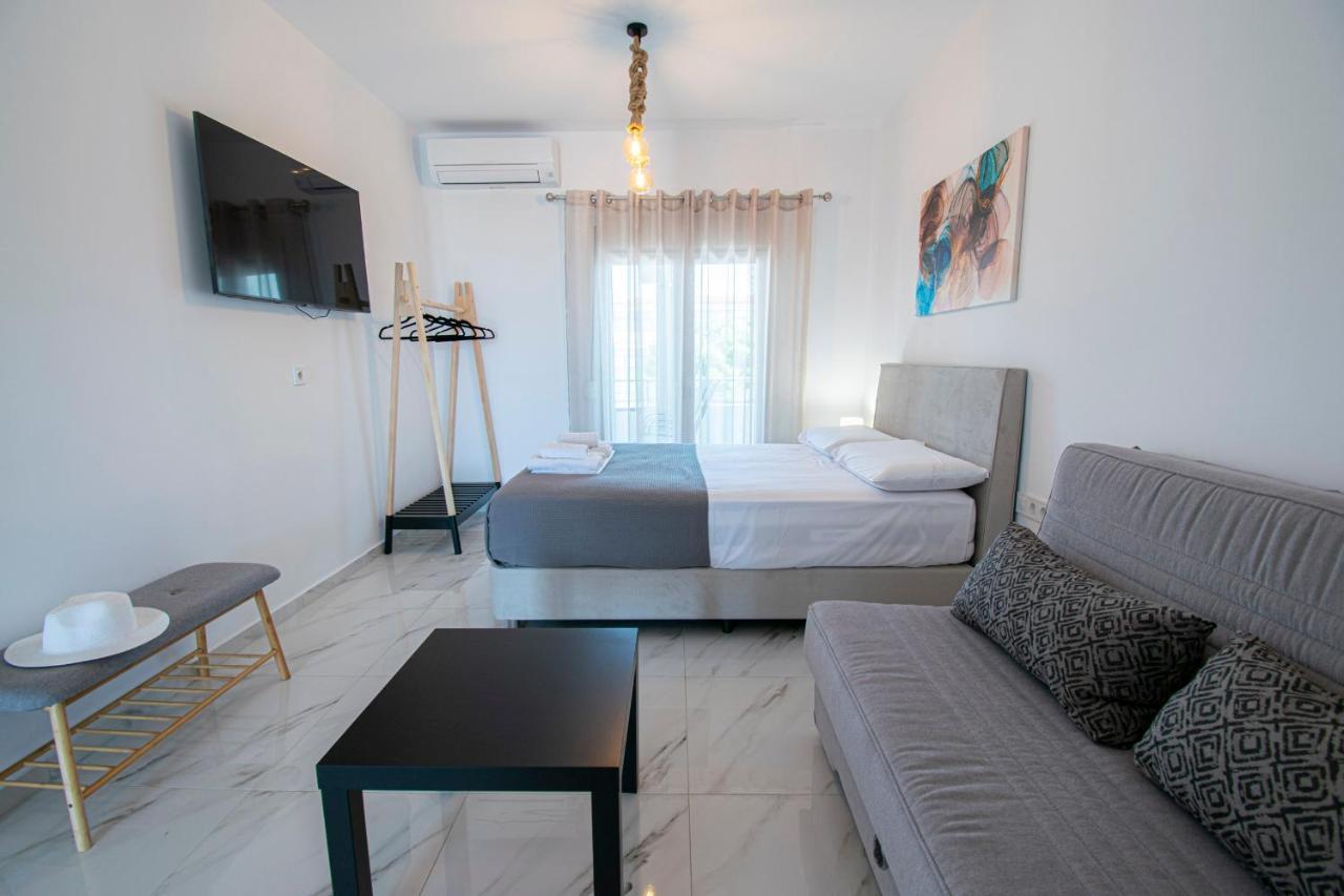 Nikiti Central Suites By Travel Pro Services - Nikiti Halkidiki Bagian luar foto