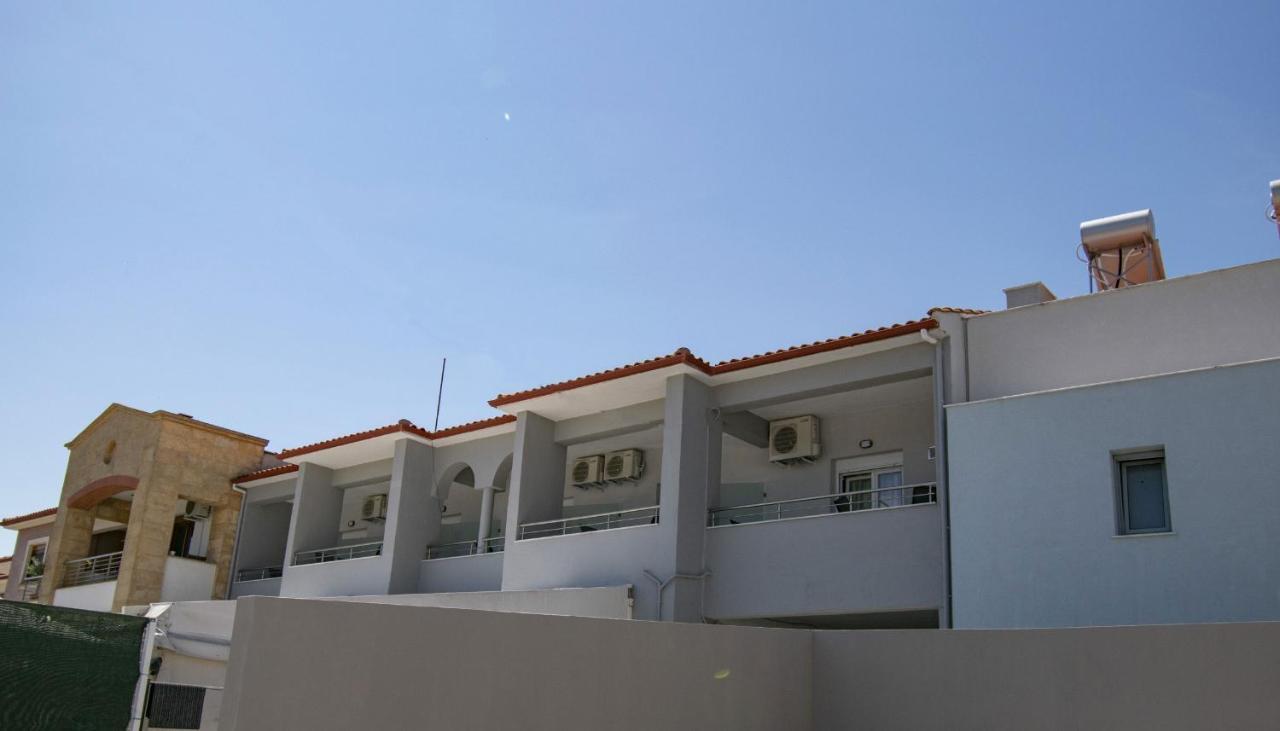 Nikiti Central Suites By Travel Pro Services - Nikiti Halkidiki Bagian luar foto