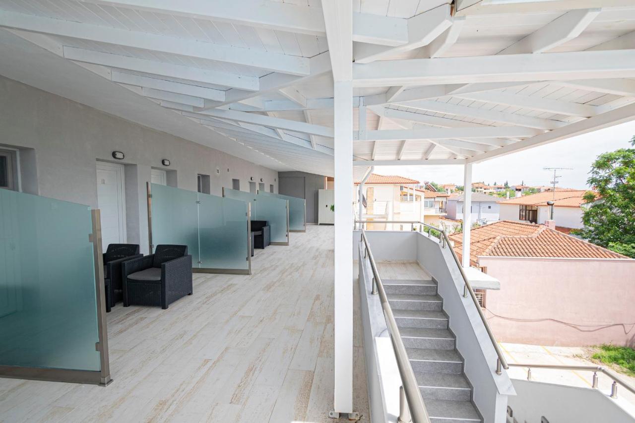 Nikiti Central Suites By Travel Pro Services - Nikiti Halkidiki Bagian luar foto